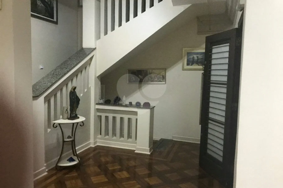 Casa à venda com 5 quartos, sendo 3 suítes, em Alto da Lapa, São Paulo, SP