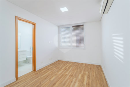 Casa à venda com 4 suítes no condomínio Villagio Quadrifolio, São Paulo - SP