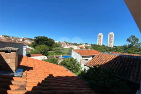 Sobrado para venda, com 3 dormitórios, sendo 1 suíte.