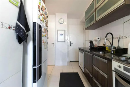 Apartamento de 103m2 na Saúde com 3 dorms, 1 suíte, 2 banheiros, 2 vagas. Estuda permuta.