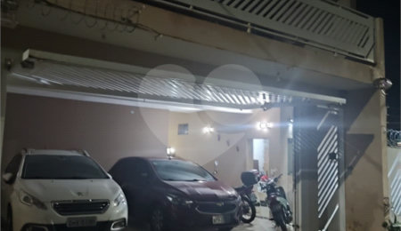 Casa à venda com 3 quartos, sendo 2 suítes, em Jardim das Torres Prolongamento, São Carlos, SP