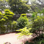 Sobrado em estilo Tudor com edícula independente à venda –