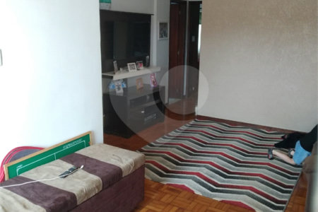 Casa Térrea com 3 dormitórios.