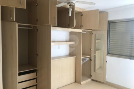 Espaço e Segurança no Bom Retiro: Apartamento de 100 m² com Infraestrutura Completa