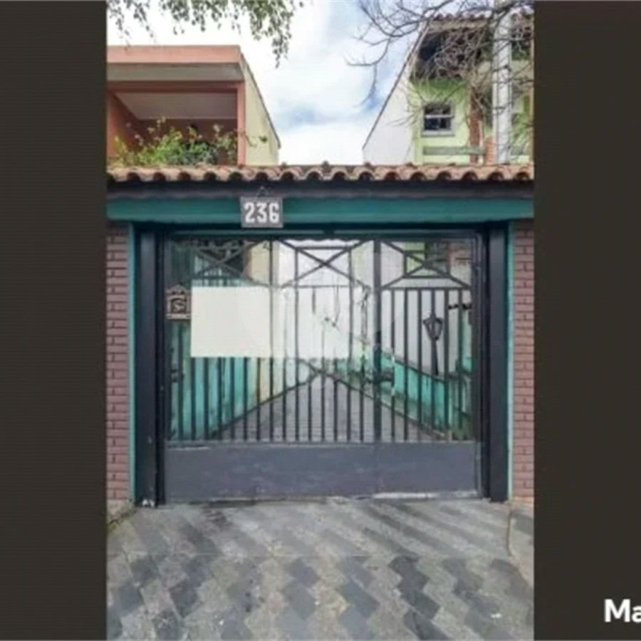 Casa com 275m², 3 quartos, 2 suítes, 8 garagens, à venda em Santo André