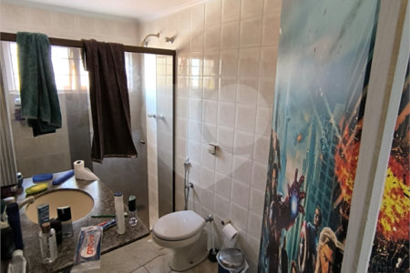 Casa à Venda no Santa Marta com 3 Suítes e Piscina