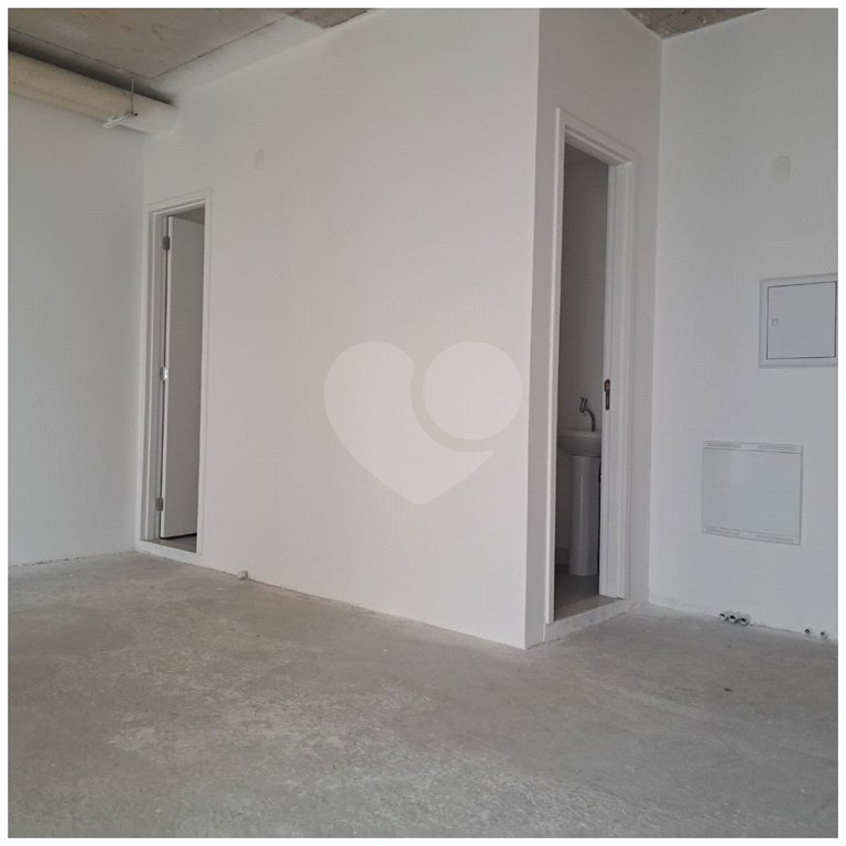 Sala comercial, nova, para venda ou locação, junto à Estação Vergueiro do Metrô