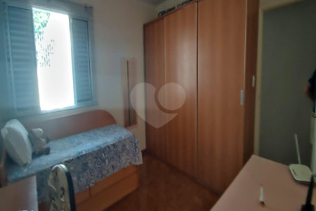 Sobrado com 125m² , 3 dormitórios , sendo 1 suíte , 2 vagas de garagem , à venda no Bosque da Saúde.