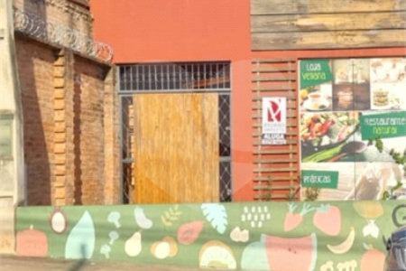 Galpão Comercial à Venda ou Locação – Rua 9 de Julho – Espaço Versátil e Arborizado