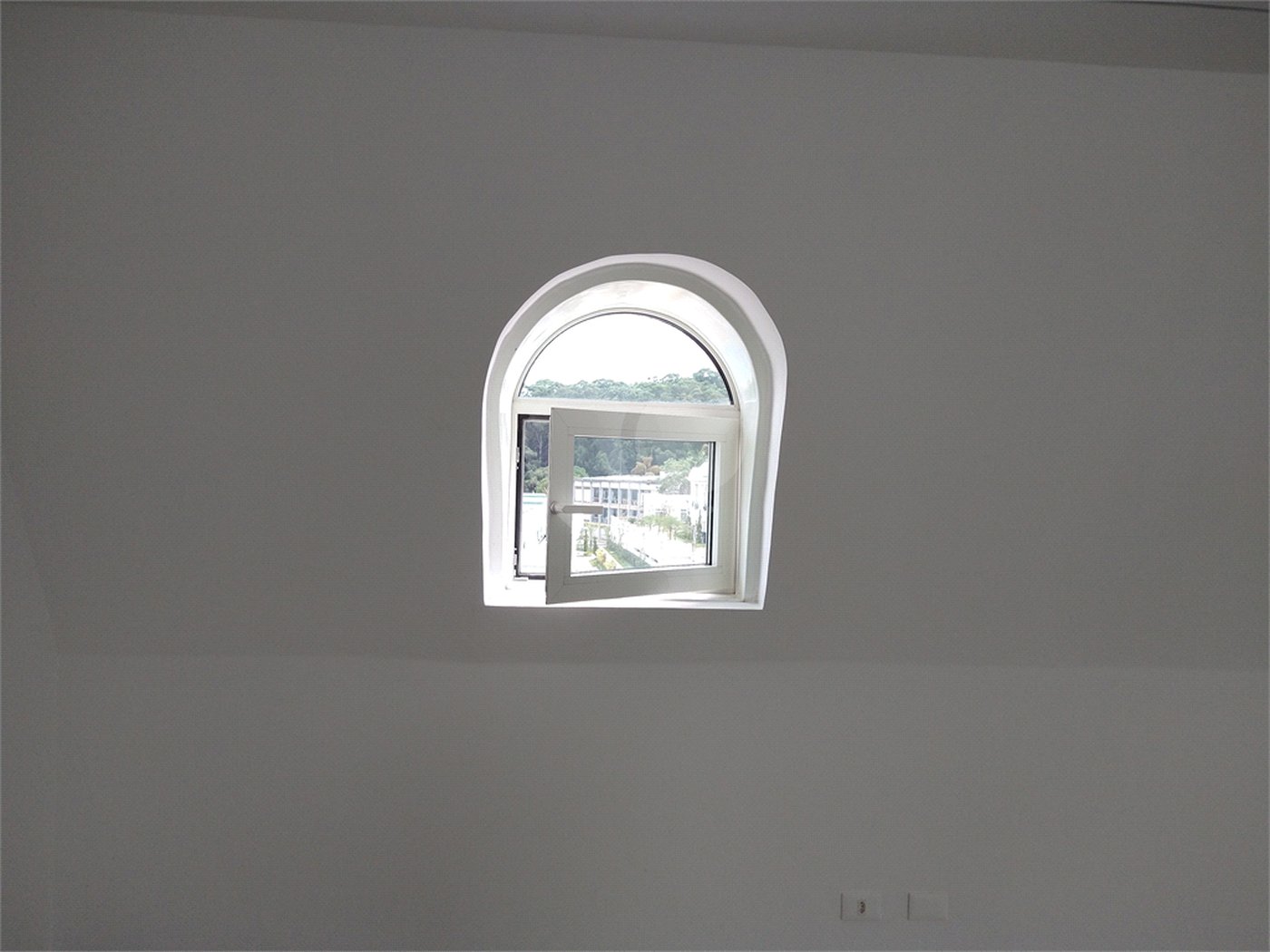 Condomínio de casas de alto padrão em estilo Neoclássico Francês