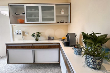 Higienópolis: Apartamento de 350 m2, 4 suítes, 5 vagas.