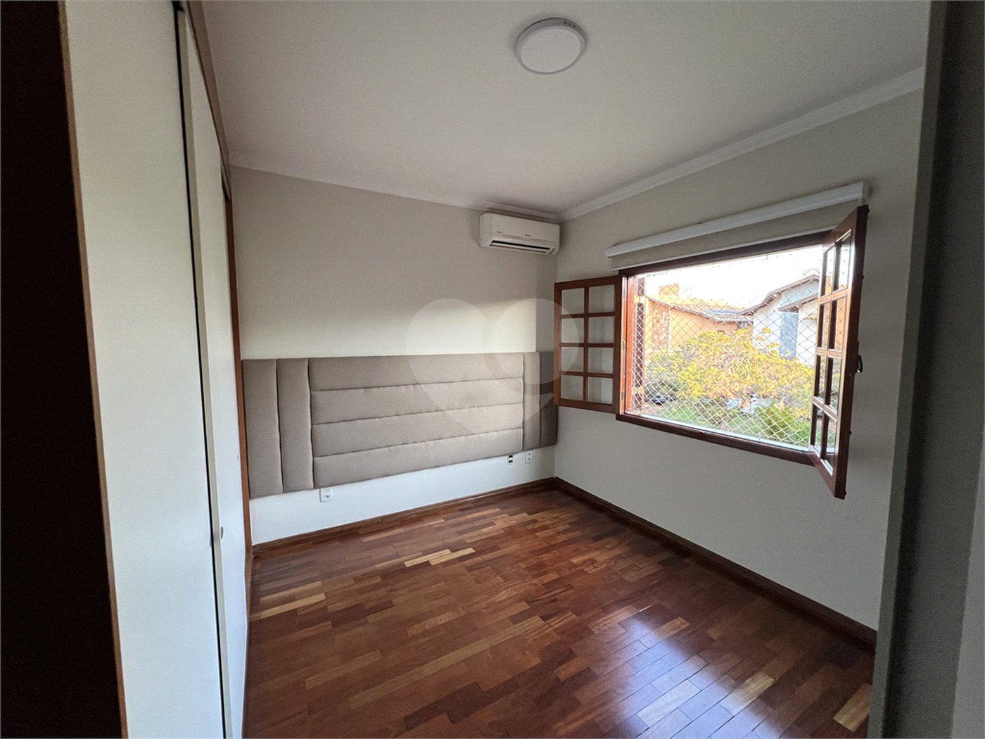 CASA COM 3 QUARTOS NO CONDOMÍNIO GRAND VILLE