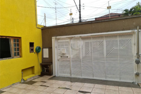 Casa à venda na Vila Esperança com 230m² 3 dormitórios 1 suíte 3 banheiros 3 vagas
