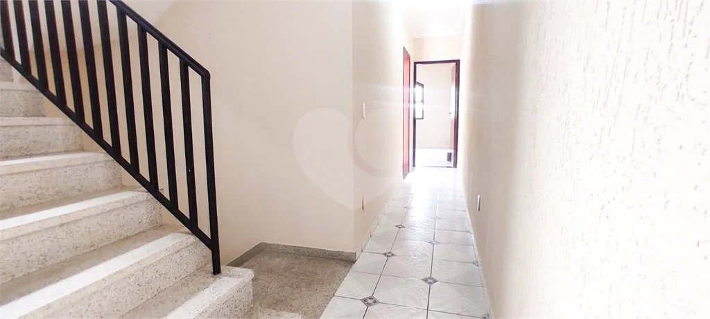 Casa com 180m², 3 dormitórios, 1 vaga, à venda na Vila Scarpelli em Santo André.