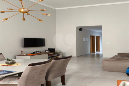 Casa térrea a venda no Jardim Embaré
