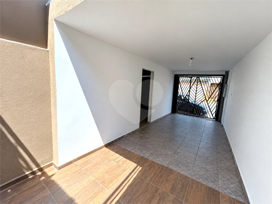 Casa à venda na Vila Galvão, com 210 m²