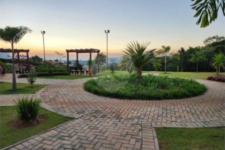 Terreno com 1.500 m2 no Condomínio Residencial Jardim Primavera Louveira SP