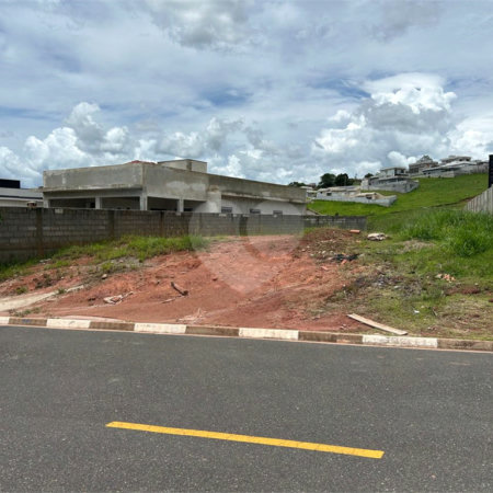 Terreno à venda no condomínio Altos da Floresta, Bom Jesus dos Perdões - SP