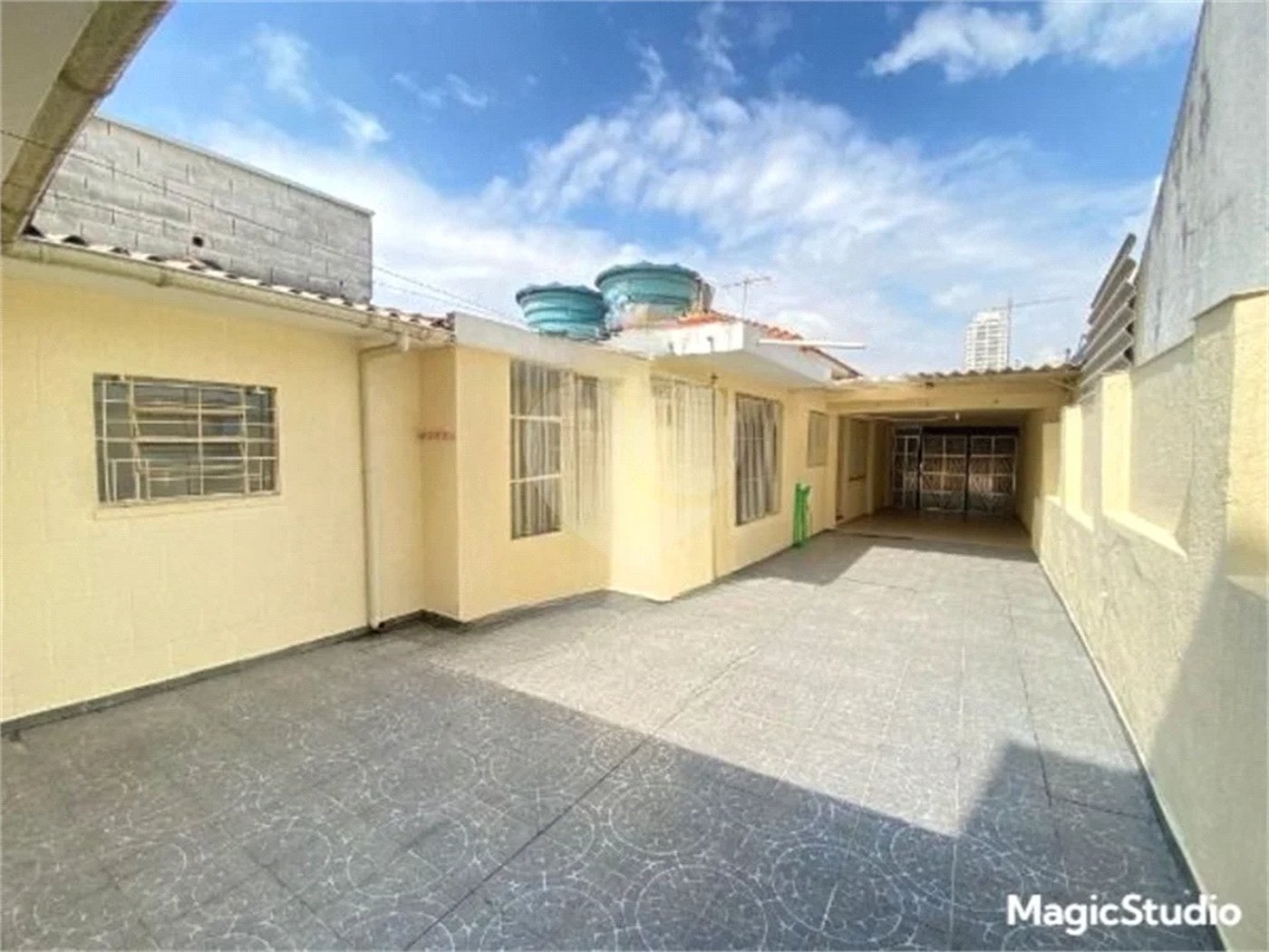 Casa com 224m², 3 dormitórios, 4 vagas, à venda na Vila Ema.