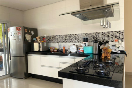 Linda casa Condomínio Santa Isabel I