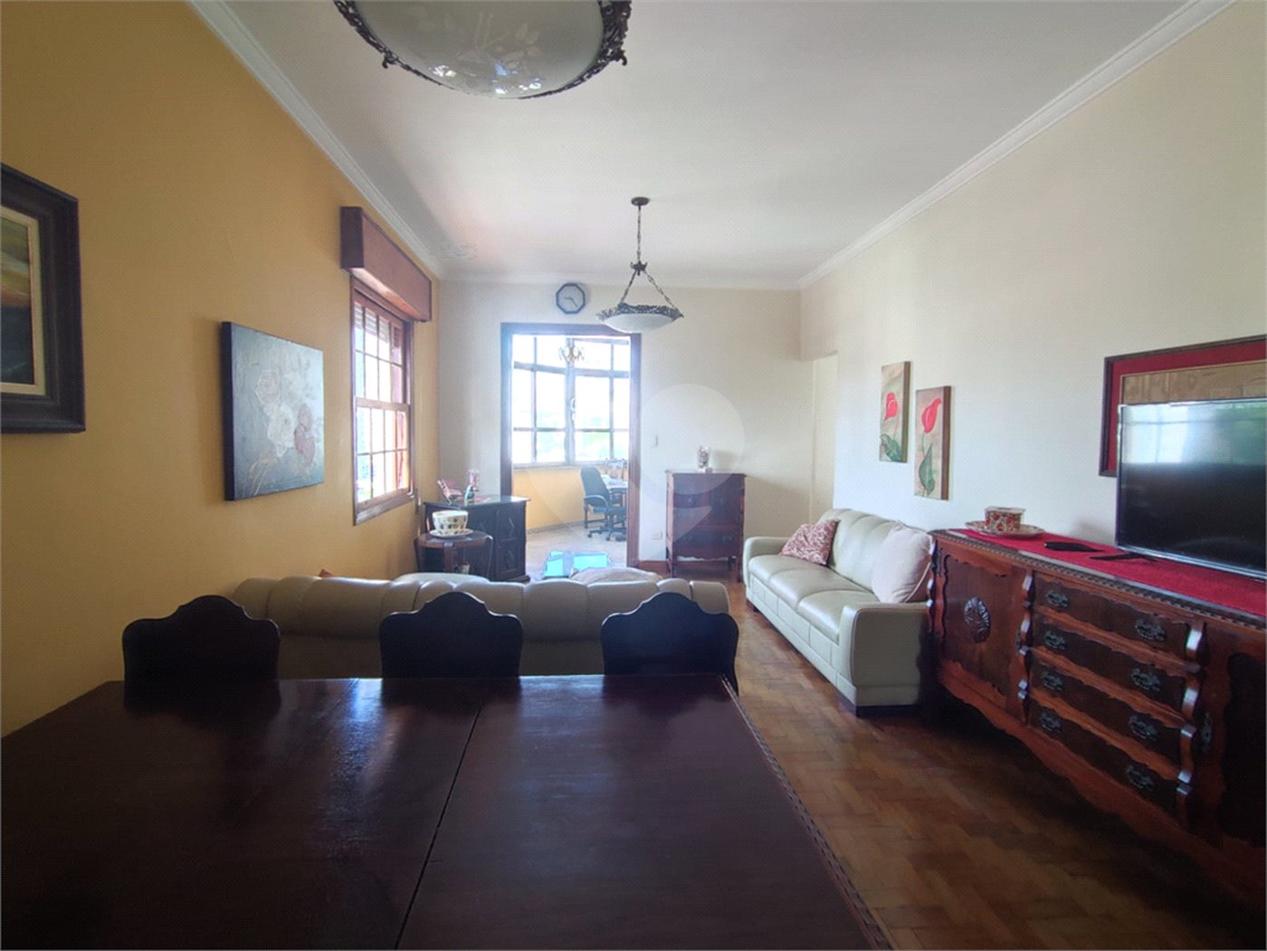 Apartamento para venda e locação na Aclimação de 108m² com 2 dormitórios e 2 banheiros, varanda