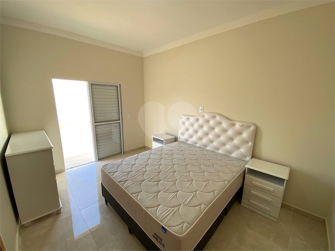 Casa térrea com piscina para venda no Residencial Arcoville