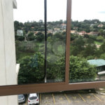 Apartamento em Bragança Paulista com 1 suíte, cozinha americana, varanda, 1 vaga garagem, área lazer com piscina e salão de festas
