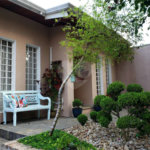 CASA COM 250m² 5 QUARTOS SENDO 3 SUITES COM 3 VAGAS
