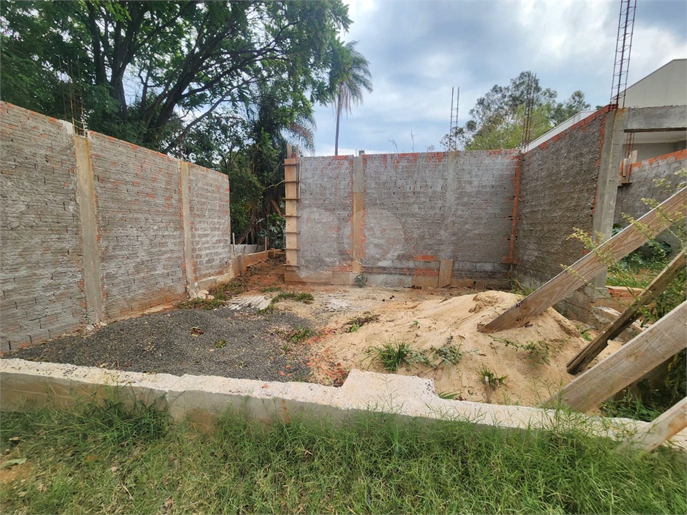 Terreno á venda no Parque FHER