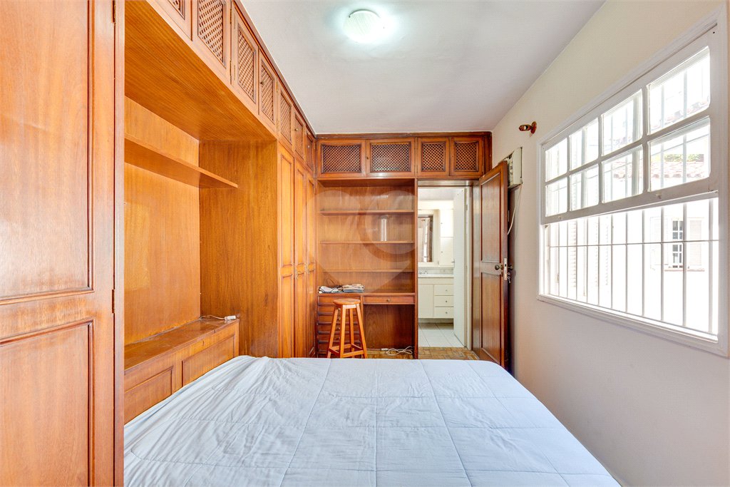 Sobrado à venda com 4 quartos, sendo 1 suíte, em Vila Mascote, São Paulo, SP