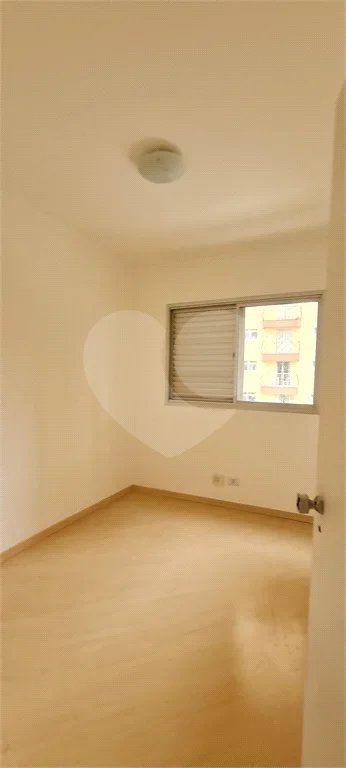Apartamento 2 quartos (1suíte) 1 vaga na rua Piracema próximo a Saint Tropez