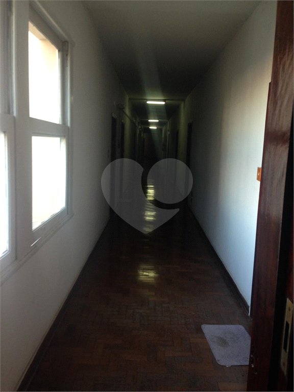 Apartamento na região do Centro Histórico - Estação da Luz, com dois dormitórios, um banheiro