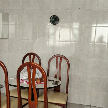 Casa com 150m² , 1 dormitório , 1 vaga de garagem , precisando de reforma , `venda na Penha.
