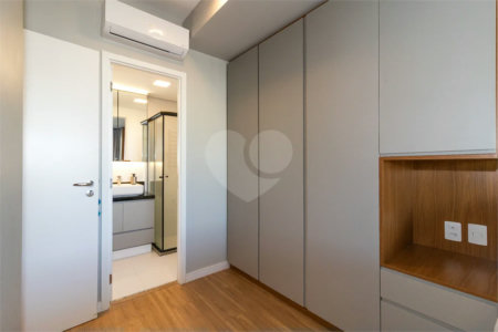 Apartamento de 68m² com 2 Quartos (1 Suíte) e 1 Vaga no Condomínio Downtown - República