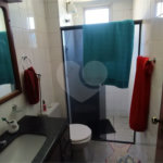 Vende-se apartamento de dois dormitórios no Edifício Marseille, no Centro de Piracicaba;