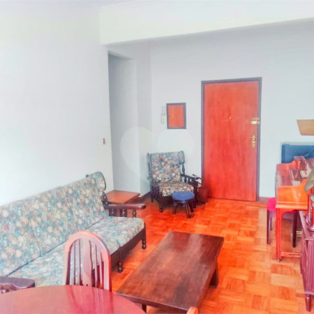 Apartamento na Consolação com 2 quartos, varanda, sem vaga.