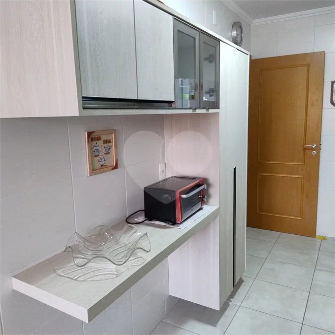 Apartamento em Atibaia com 2 dormitórios (1 suíte), 2 vagas de garagem, elevador, salão de festas, excelente localização