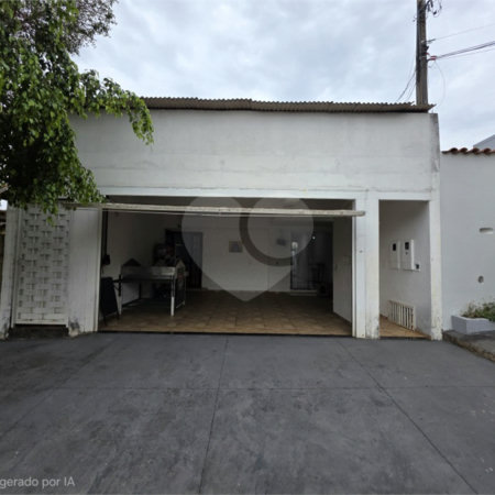 Casa térrea à venda no Douradinho com 2 quartos e edícula com mais dois quartos e 2 banheiros.