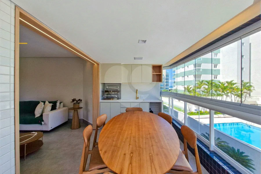 Apartamento à venda com 3 quartos, sendo 2 suítes,  em Riviera de São Lourenço, Bertioga, SP