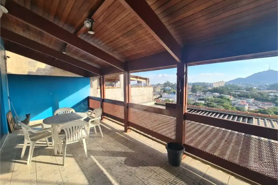 Sobrado com 4 Quartos e 4 banheiros à Venda -337 m² por R$ 850.,000 -- Jardim Vivan,-Jaraguá, São Paulo - SP