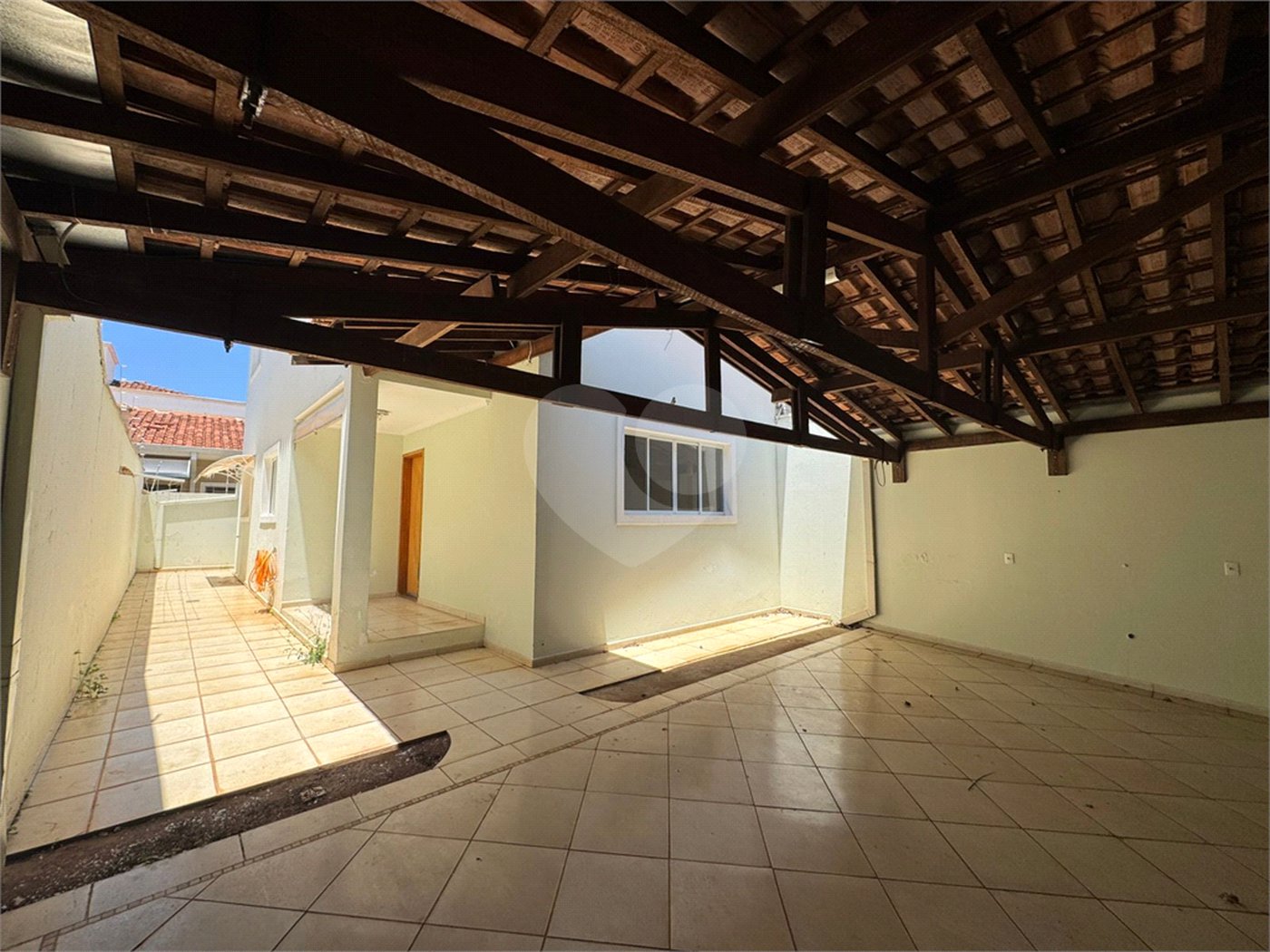 Casa á venda, com 3 dormitórios, no bairro Planalto paraíso em São Carlos.