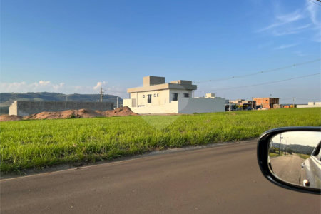 Lote disponivel para a venda no condominio Cavalinno