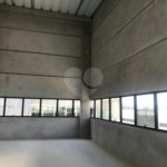 Galpão industrial com renda à venda em Cotia