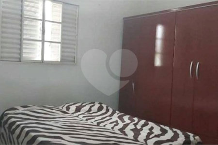 Casa térrea para venda na Vila Faria.