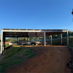 Casa "pé na água" à venda em condomínio fechado – Bragança Paulista/SP Com 305m² de Á/C e 1.305m² ÁT