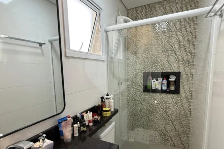 Apartamento de 100 m² à venda em Santo André, sem condomínio, com 2 quartos, 2 banheiros, móveis planejados, área gourmet e 1 vaga coberta e fixa. Excelente acabamento.