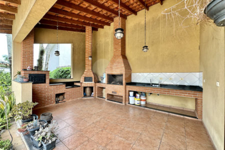 Casa á venda – Granja Viana