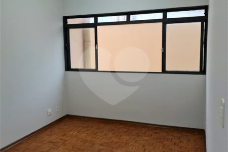 Apartamento à venda de 2 dormitórios no Edifício São José, Araraquara