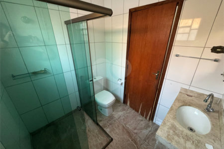 Casa á venda, com 2 Dormitórios e Edícula, em São Carlos-SP.