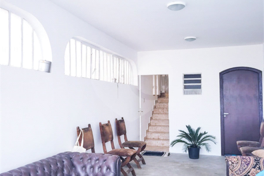 Sobrado à venda com 4 quartos, sendo 2 suítes, em Vila Madalena, São Paulo, SP